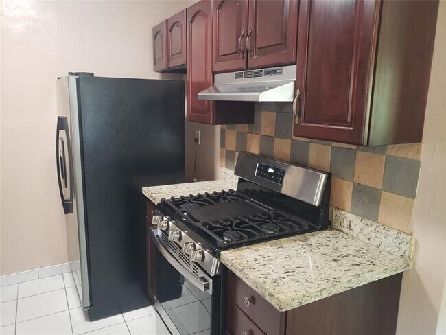 Foto del edificio - 961 NW 202nd St