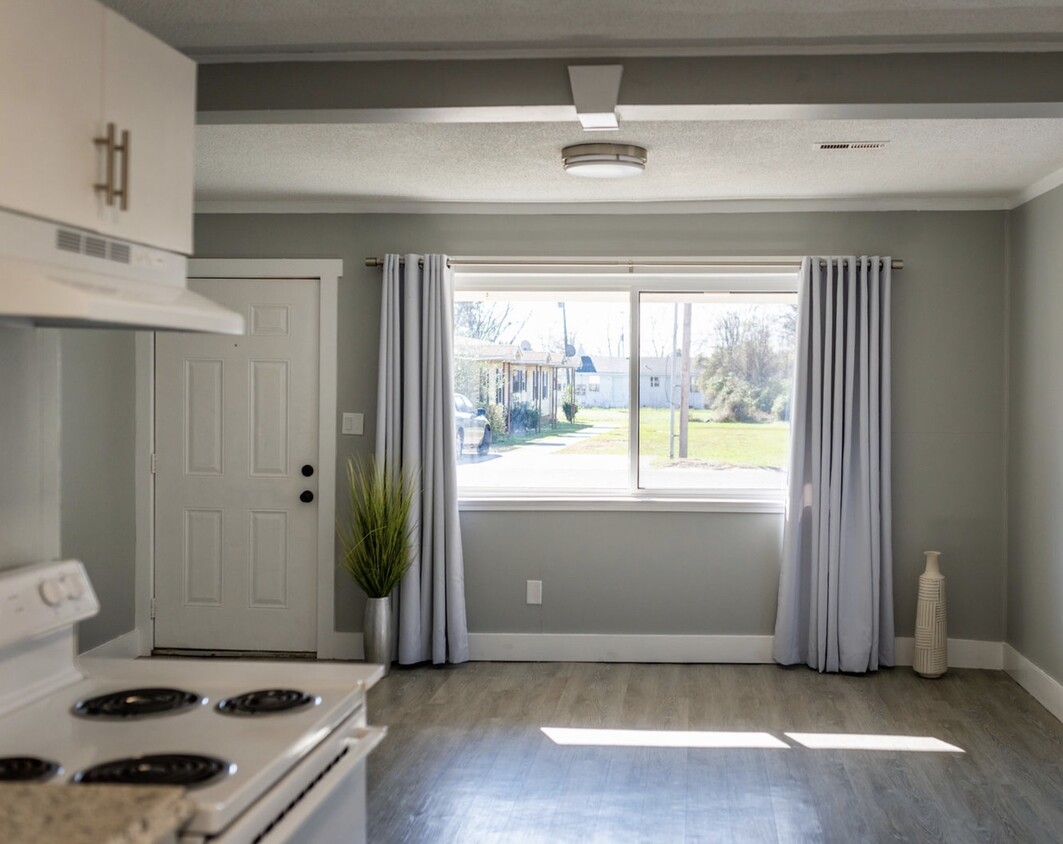 Foto principal - 2902 Elmore Rd SW