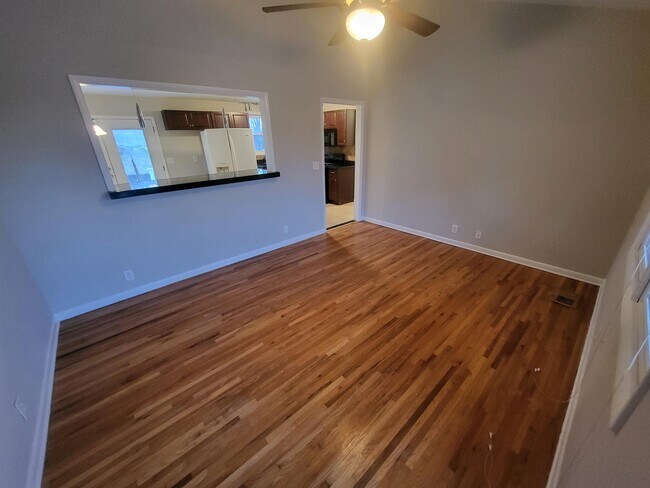 Foto del edificio - 509 Elba Dr