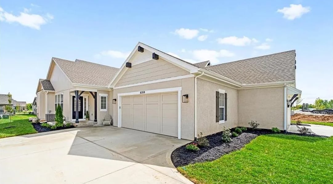 Foto principal - 8267 Aurora St