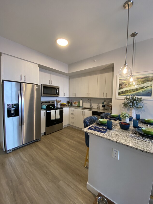 Foto principal - 1455 W 31st St