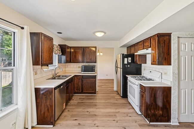 Building Photo - 644 Sandwedge Pl
