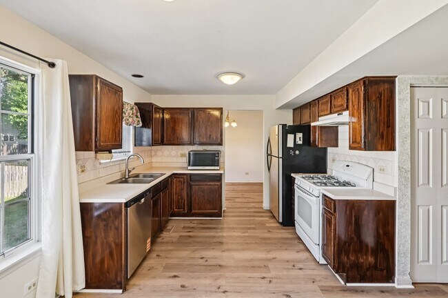 Foto del edificio - 644 Sandwedge Pl