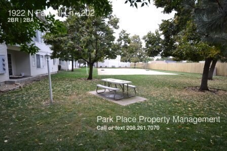 Building Photo - 1922 N Farwell Ln