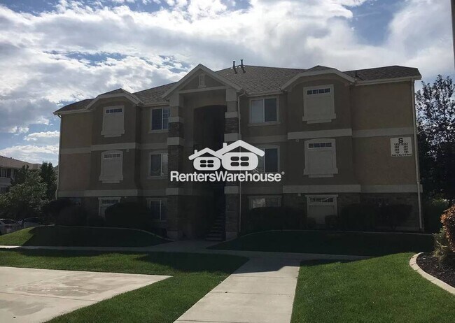 Building Photo - 1202 W 110 N