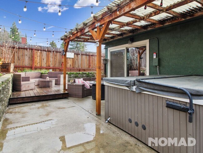 Building Photo - 3 Bedroom Single Family Home in Citrus Hei...