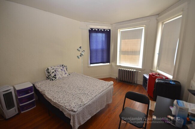 Building Photo - 1167 Boylston St