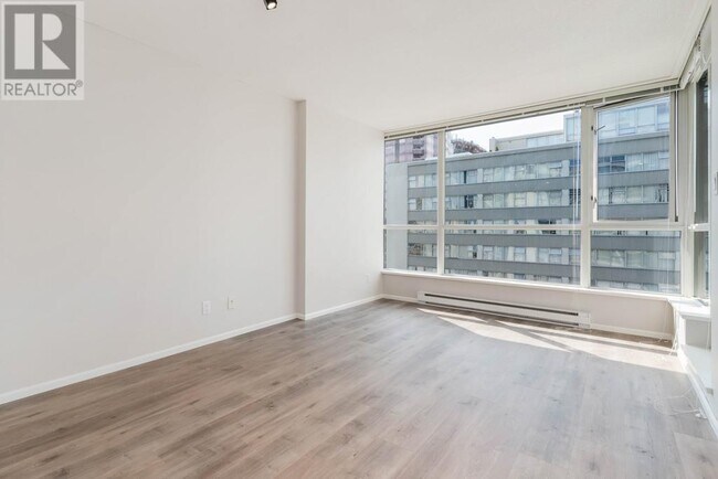 Photo du bâtiment - 1420-1420 W Georgia St