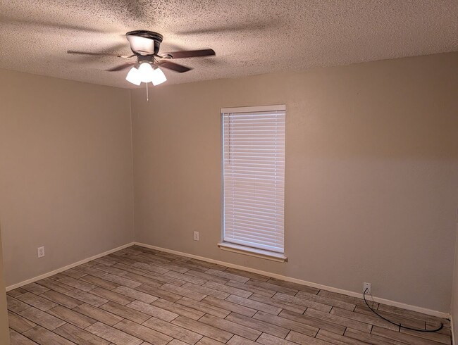 Building Photo - 4304 Segura Ct N