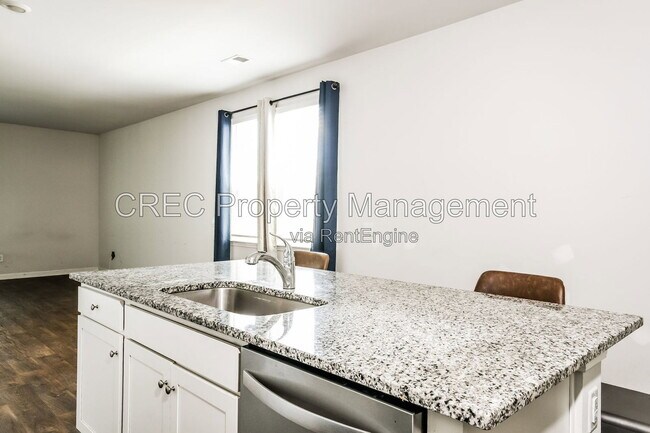 Foto del edificio - 928 Woodside Creek Ln