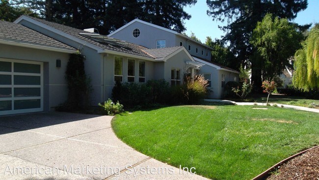 Building Photo - 507 Entrada Way