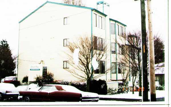 Building Photo - Elliott Place Apartments