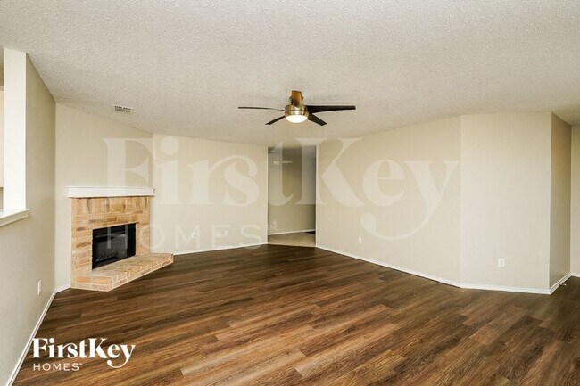 Foto del edificio - 508 Rocky Springs Dr
