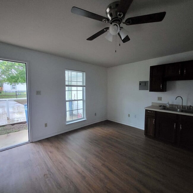 Foto del edificio - 702 8th St