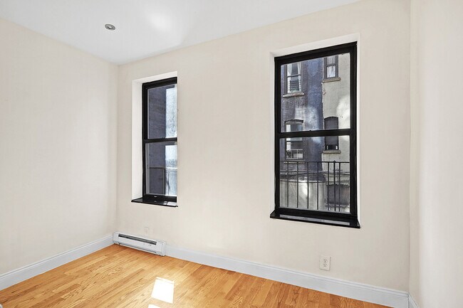 Building Photo - 120 W 105th St