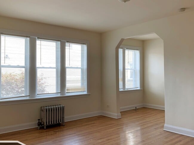 Building Photo - 2600 N Kimball Ave