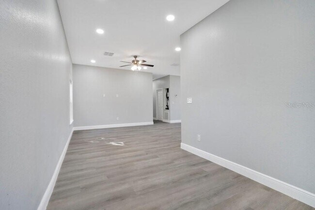 Foto del edificio - 910 Willie Mays Pkwy