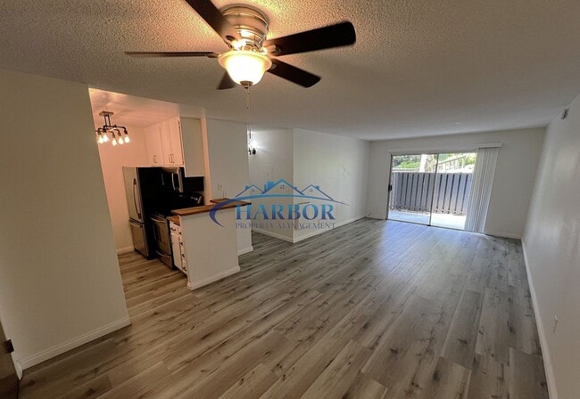 Building Photo - Beautiful Upstairs 1 Bedroom 1 Bath Condo