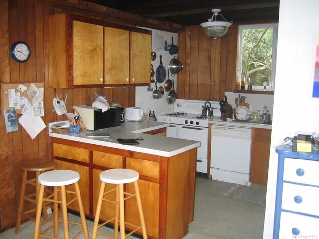 Building Photo - 870 Evergreen Walk