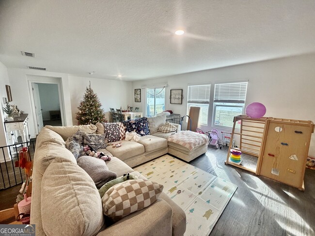 Building Photo - 90 Landing Blvd