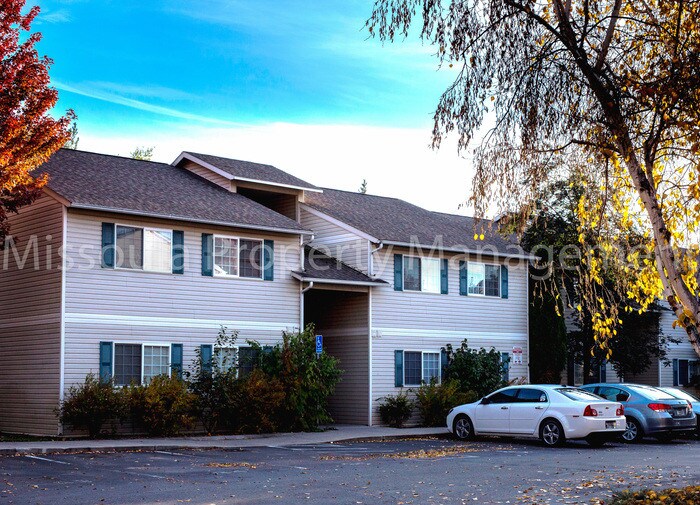 Primary Photo - Ground Floor 2 Bed with Patio and Storage!
