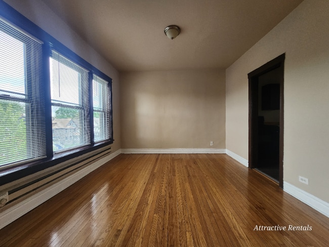 Foto del edificio - 5716 W Race Ave