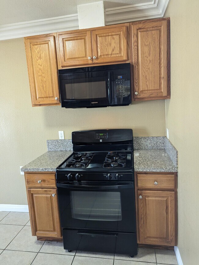 Foto del edificio - 6382 Los Robles Ave