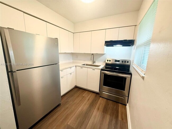 Photo - 220 NE 41st St Apartment