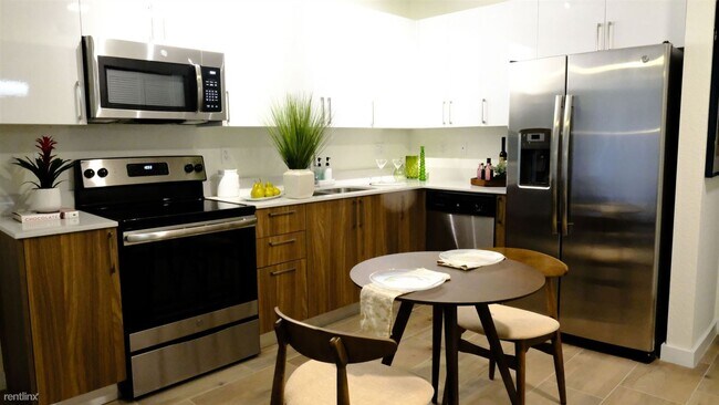Building Photo - Studio, 1 bath  - 6340 SW 8th St