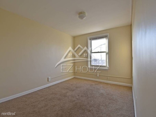 2 Br 1 Bath Duplex 1031 Elton Ave B Townhouse For Rent In Building Photo 2 Br 1 Bath Duplex 1031 Elton Ave B