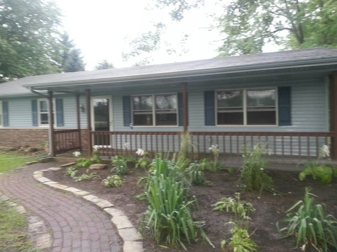 Primary Photo - 10909 Illinois Rd