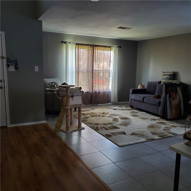 Foto del edificio - 2714 Vinson Ct