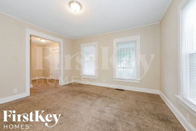 Foto del edificio - 2214 Quincy St