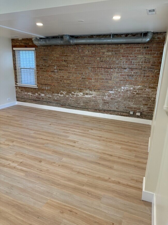 Foto del edificio - 2928 N Hoyne Ave