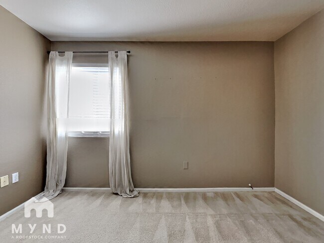 Foto del edificio - 5877 N Granite Reef Rd