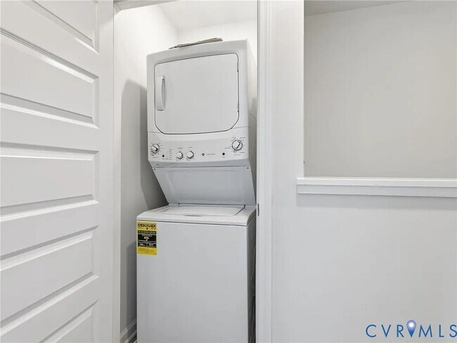 Foto del edificio - 13813 Riverlight Dr