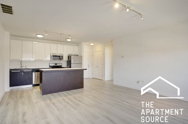 Foto del edificio - 1544 W Glenlake Ave