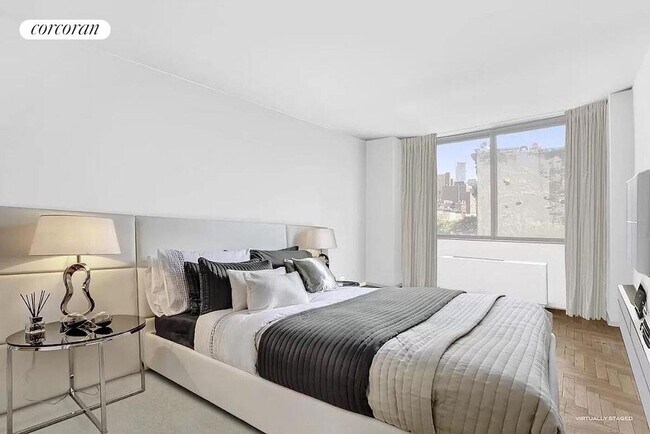 Foto del edificio - 393 W 49th St