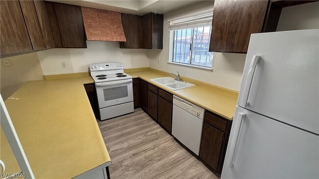 Foto del edificio - 3231 Jericho St
