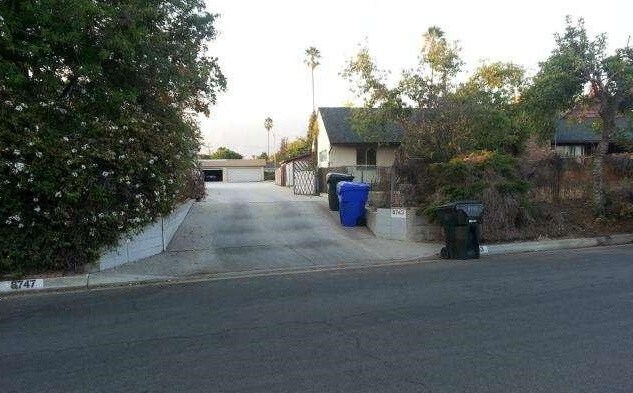 Foto del edificio - 8743-8753 Arcadia Ave