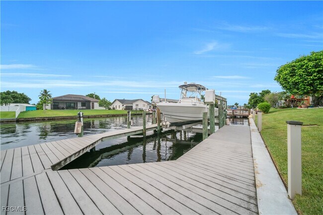 Foto del edificio - 3746 SE 1st Pl