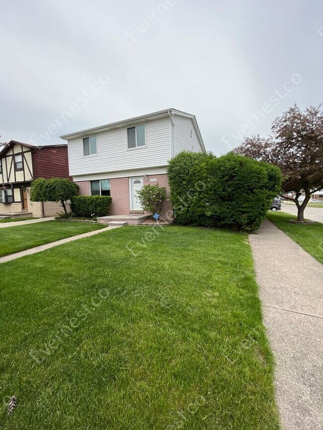 Foto del edificio - Charming 3 bedroom in Madison Heights / Pe...