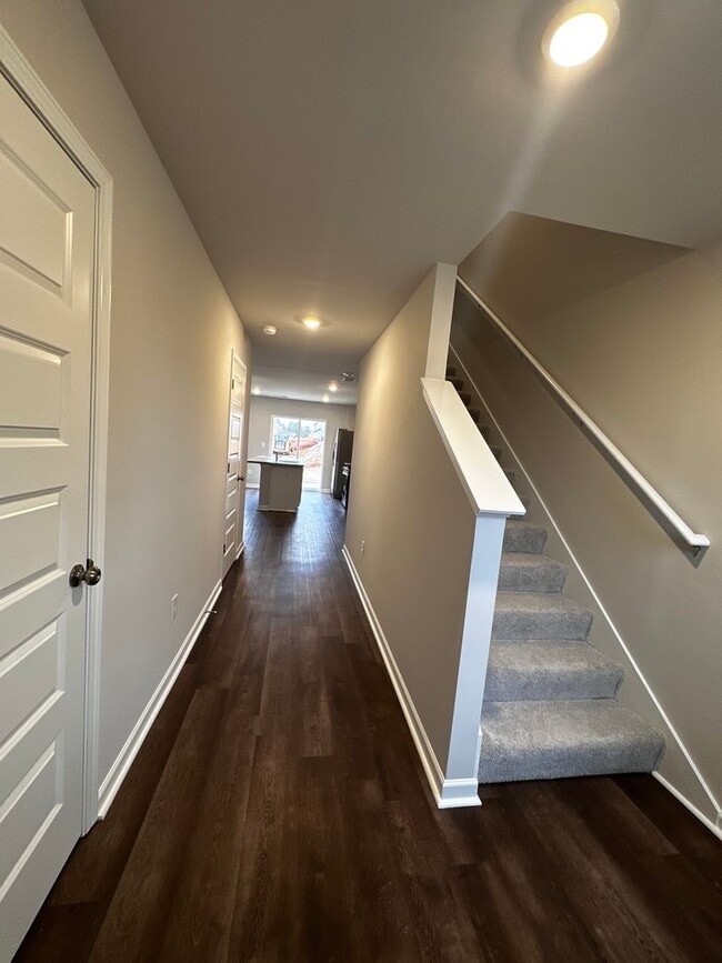 Building Photo - 2025 Townhome for Rent!