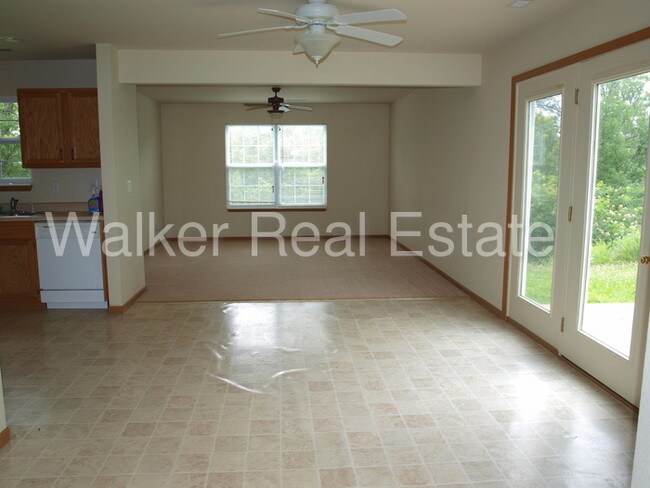 Building Photo - 16848 Hurricane Ln