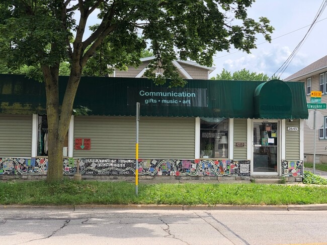 Foto del edificio - 2645 Milwaukee St