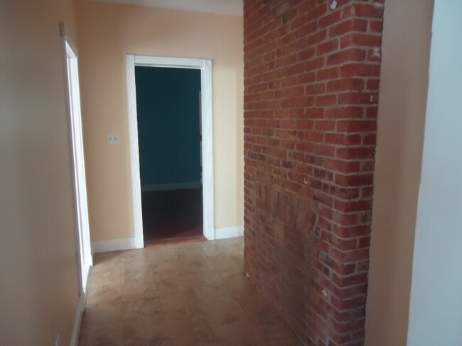 Foto del edificio - 146 Hudson Ave