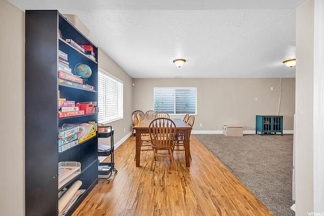 Foto del edificio - 225 Hansen Ridge Dr
