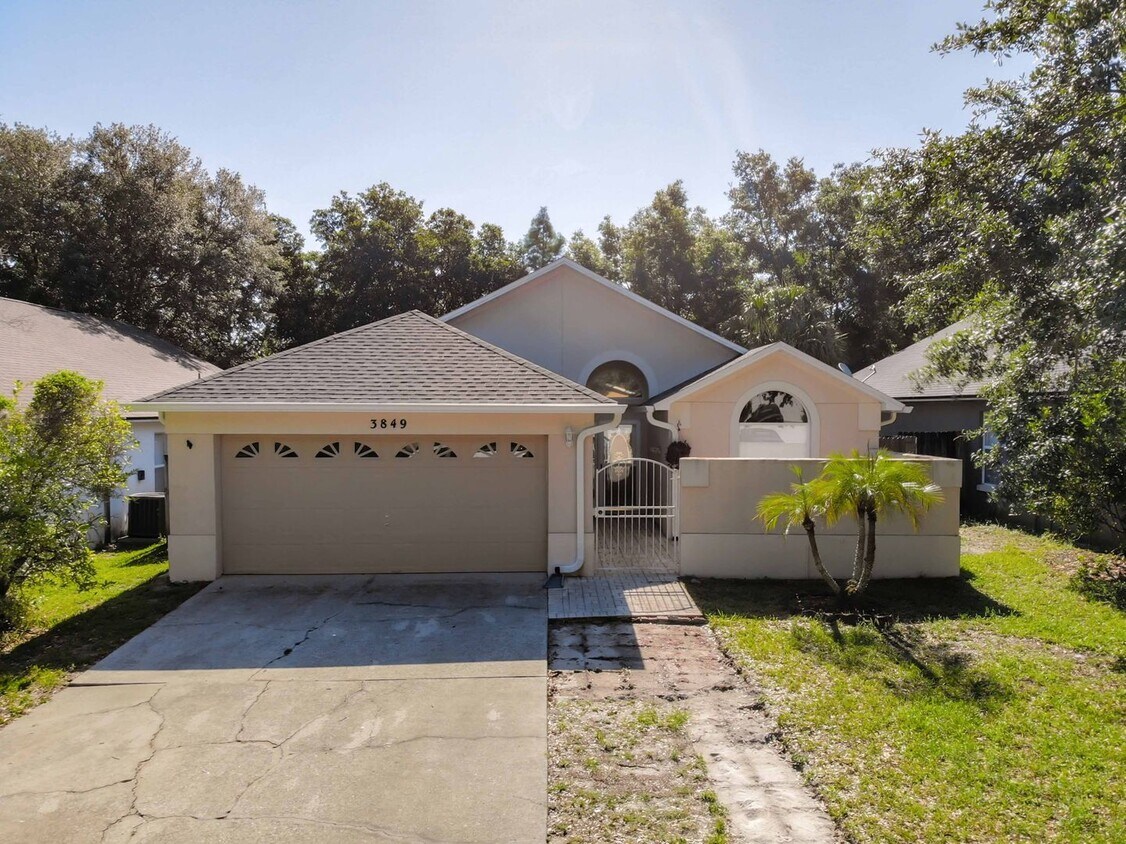 Primary Photo - 3/2/2 POOL home near UCF with Seminole Sch...
