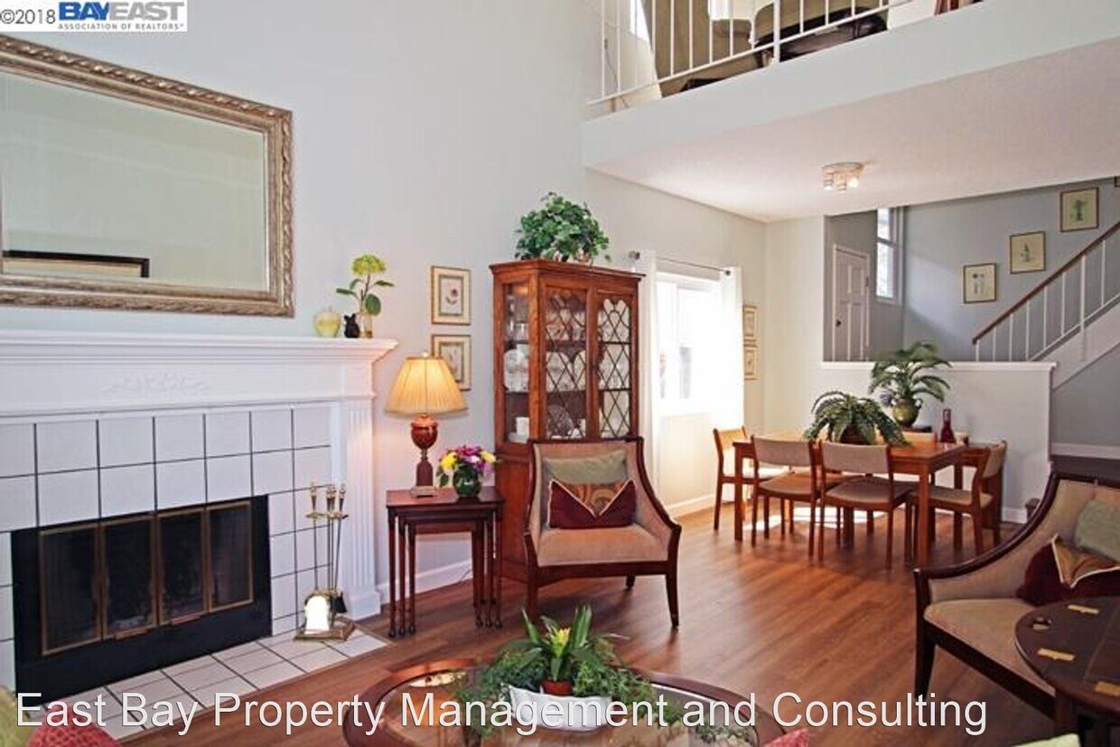 Primary Photo - 3 br, 2.5 bath House - 4667 Rousillon Ave.