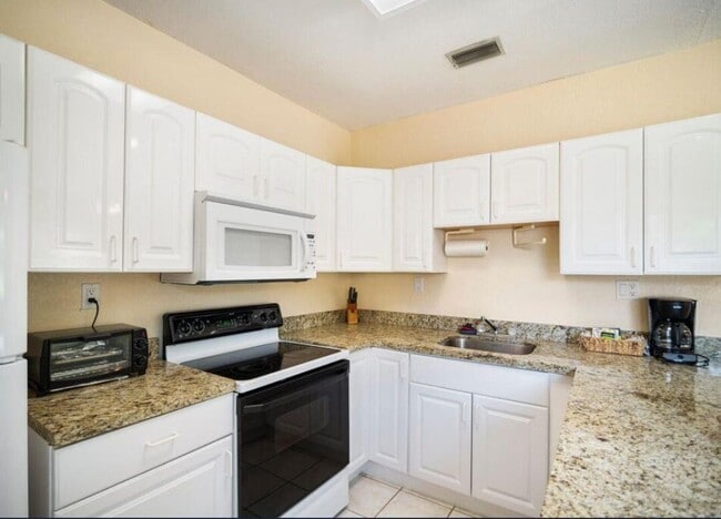 Building Photo - 14870 Horseshoe Trce